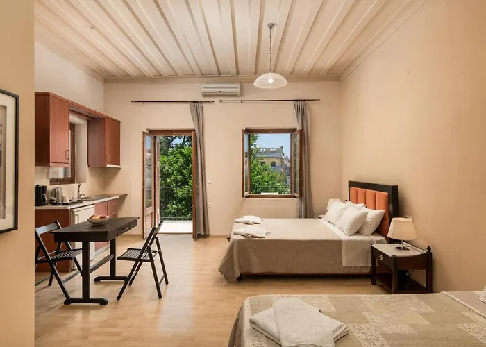 Narkissos 'superb' Chania (Crete)