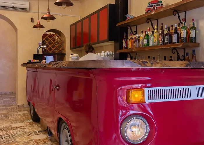 Narkissos 'superb' Chania (Crete)